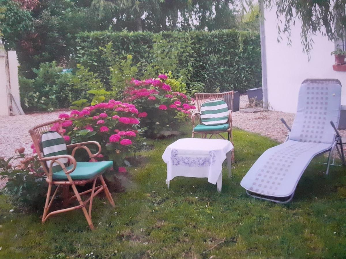 Peti Kaz Hotel Saint-Seurin-sur-l'Isle Bagian luar foto